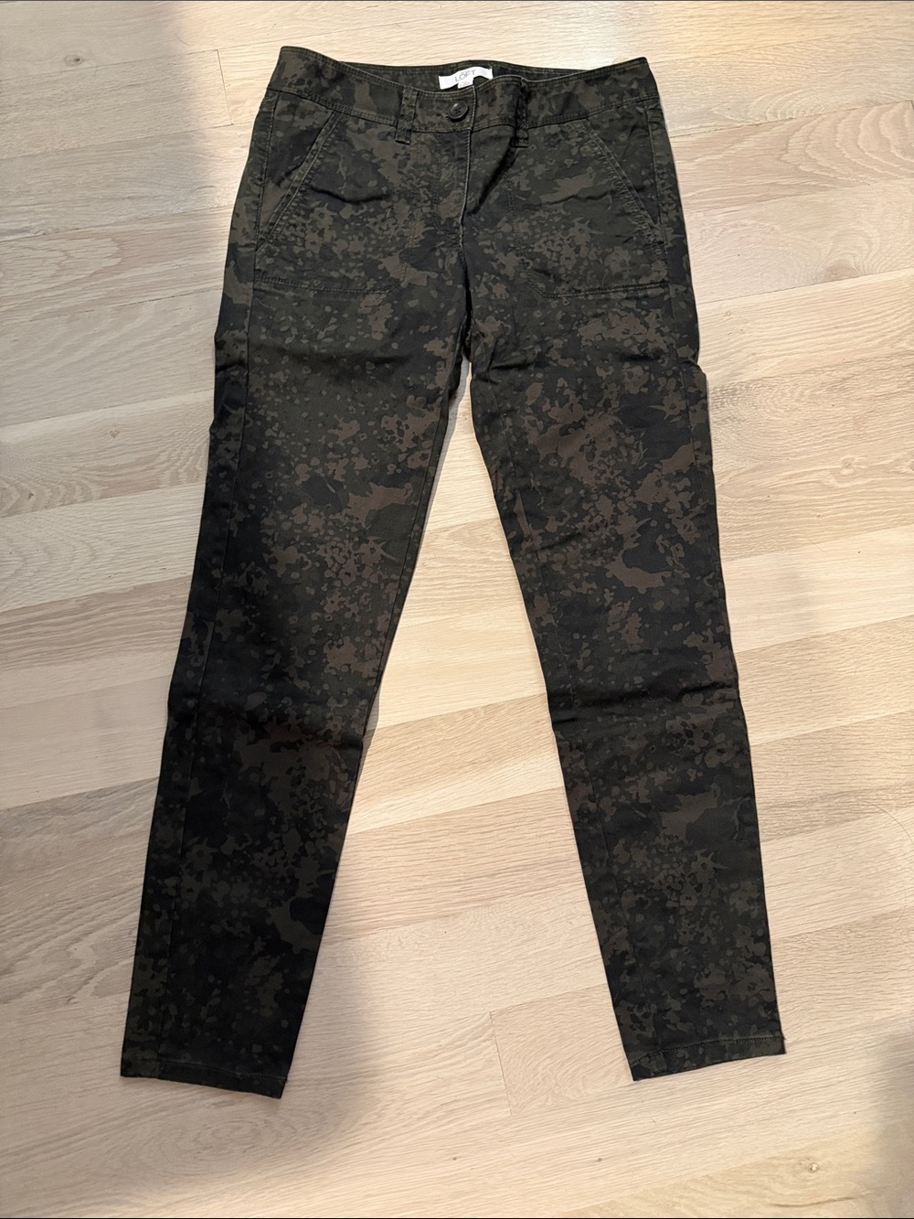 LOFT Skinny Camo-Print Jeans in Dark Green/Black